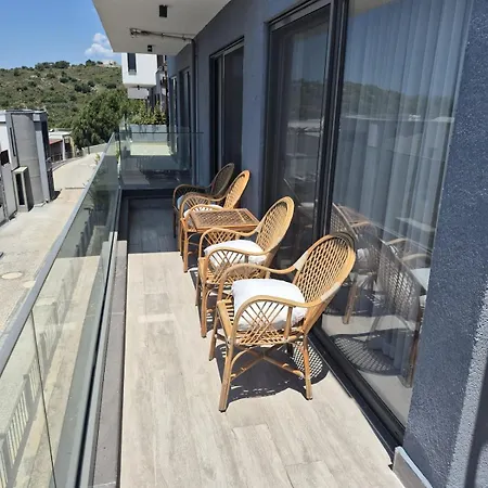 Villa Beachfront With Private And Pool