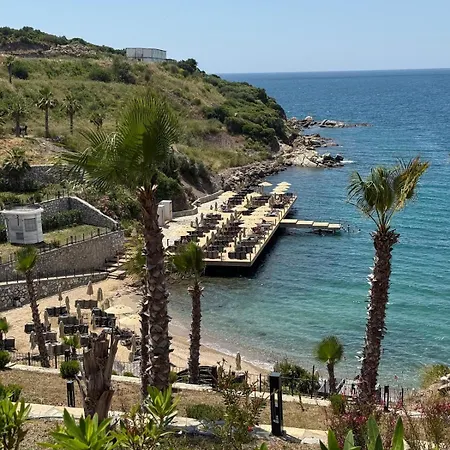 Beachfront With Private And Pool * Bogazici